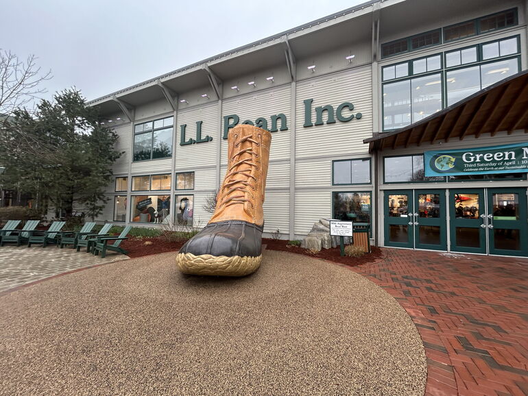 LL Bean storefront 